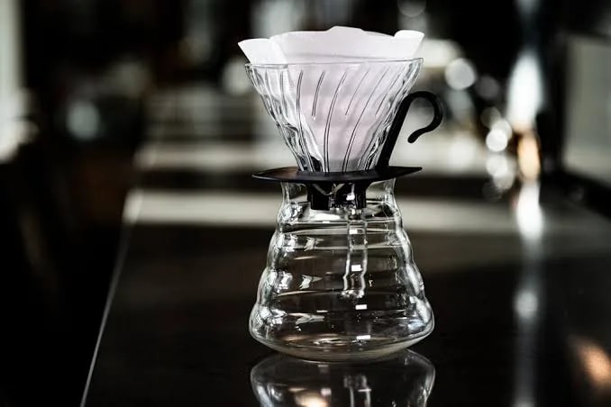 Drip Coffee mi, Pour Over mı? Filtre Makinesi ile Elle Demleme Farkı
